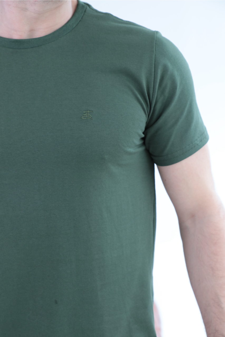 Camiseta Básica Sobre Tom