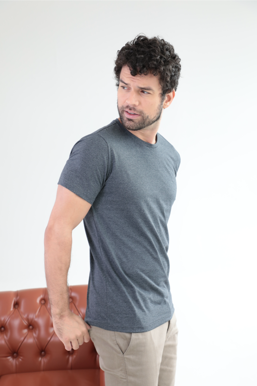 Camiseta Básica Sobre Tom