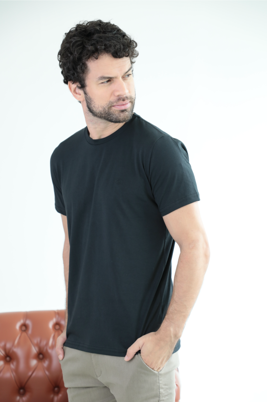 Camiseta Básica Sobre Tom