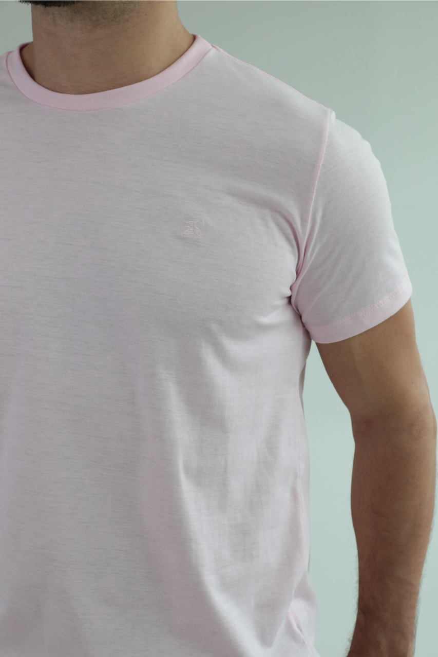 Camiseta Básica Sobre Tom