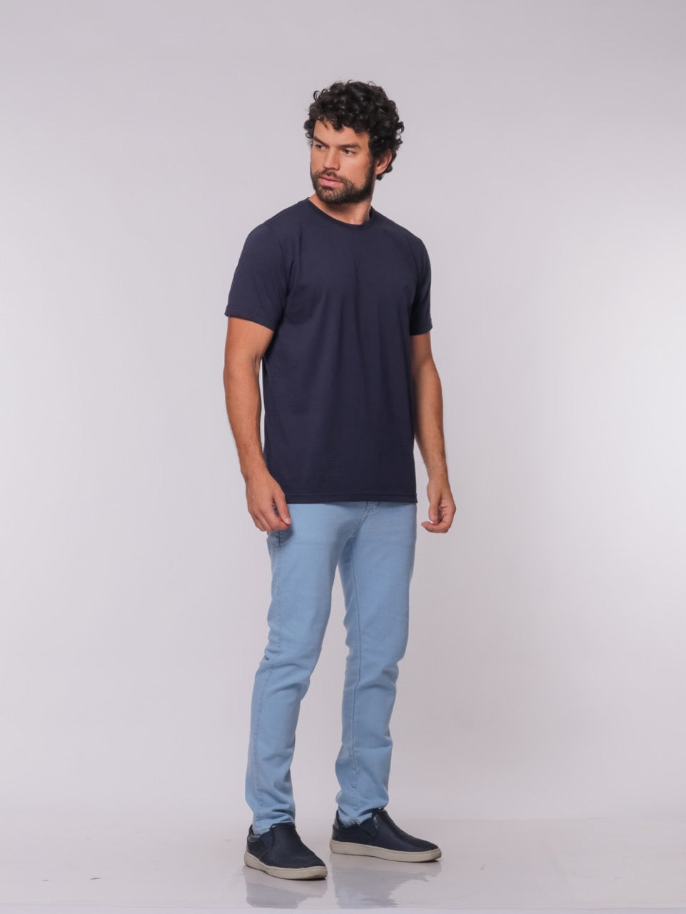Camiseta Básica Sobre Tom