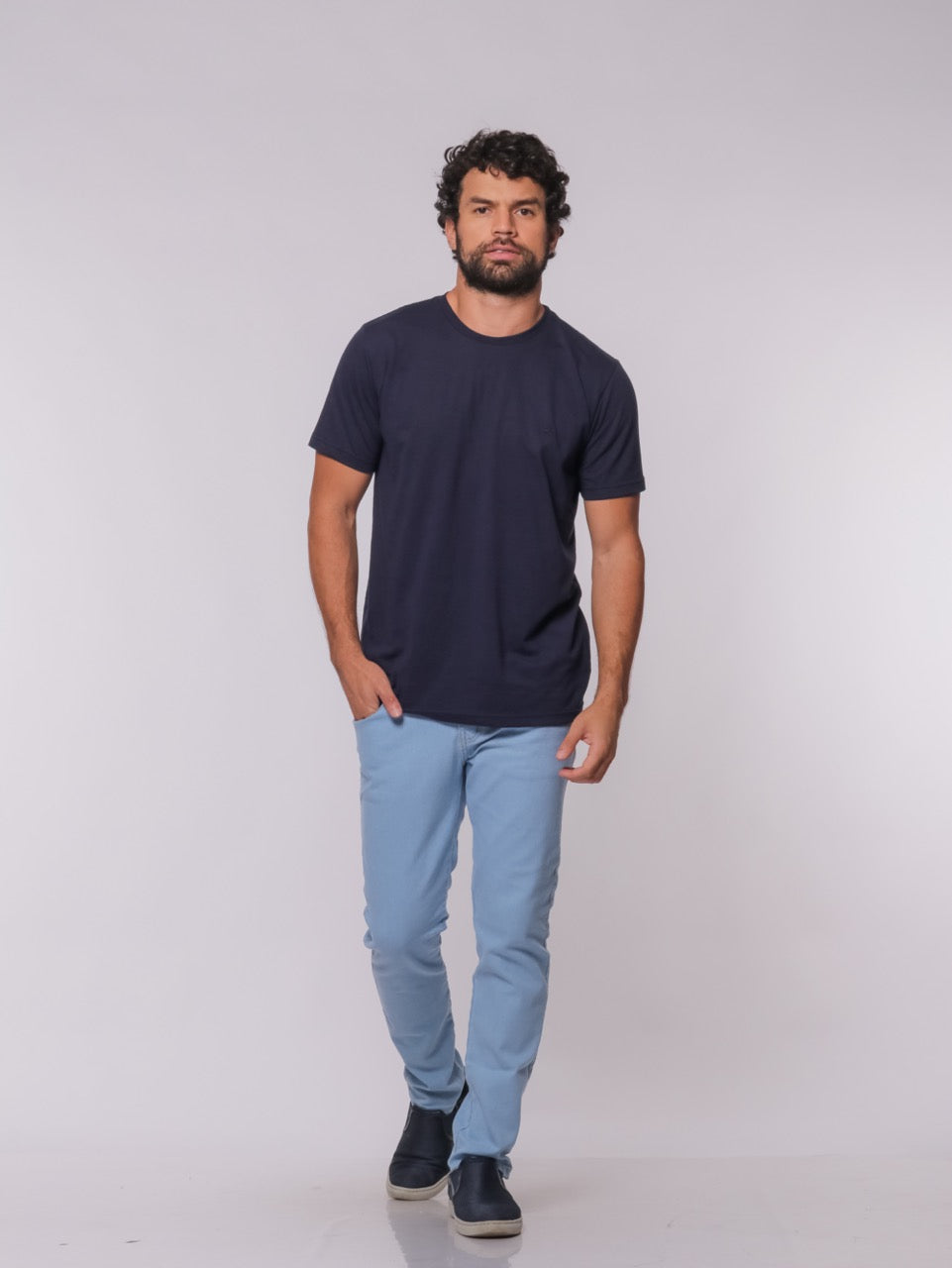 Camiseta Básica Sobre Tom