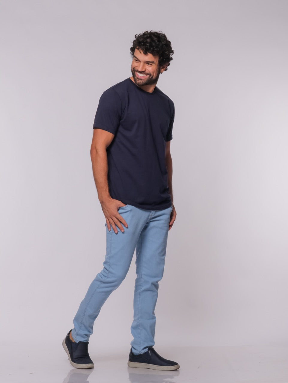 Camiseta Básica Sobre Tom