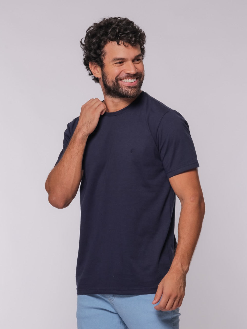 Camiseta Básica Sobre Tom