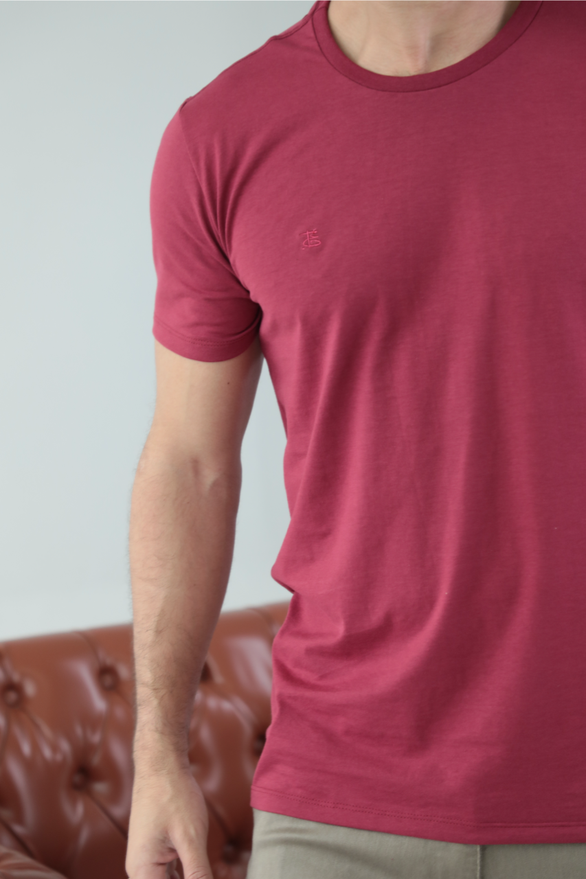 Camiseta Básica Sobre Tom