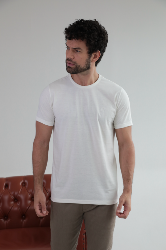 Camiseta Básica Sobre Tom