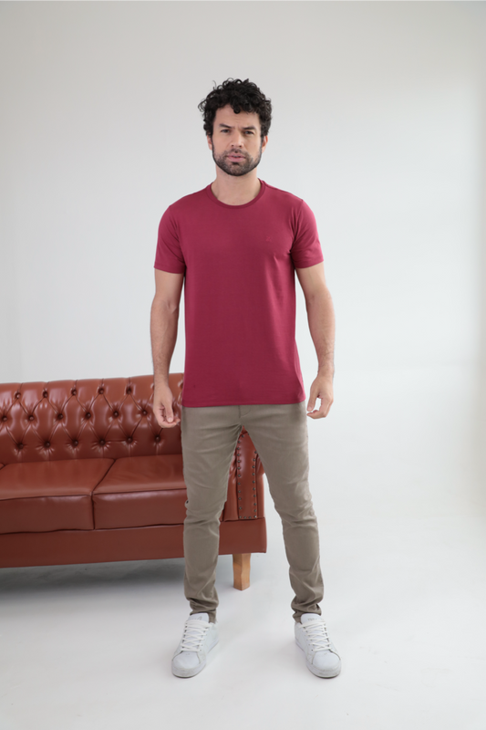 Camiseta Básica Sobre Tom