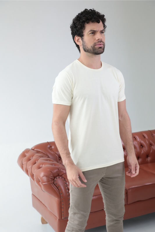 Camiseta Básica Sobre Tom